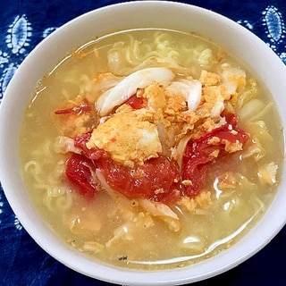 キャベツとトマトのたまご炒めの塩ラーメン